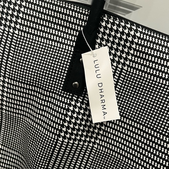 LULU DHARMA TOTEBAG. NWT - Picture 3 of 3